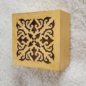 WOOD trinket box w cutout pattern. 4" painted in a light gold color.